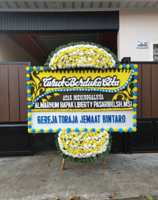 Papan Bunga Duka di Habinsaran